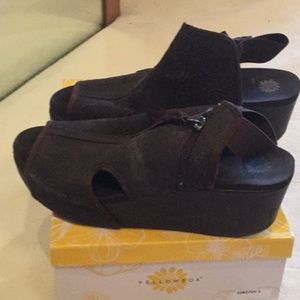 Brown wedge platform sandals new